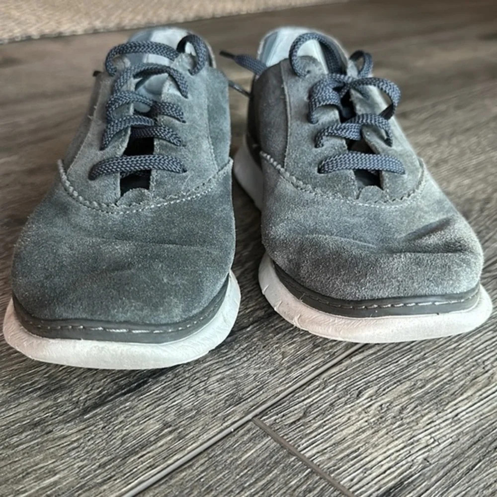 Vionic shoes, dark gray, athletic shoes, size 8